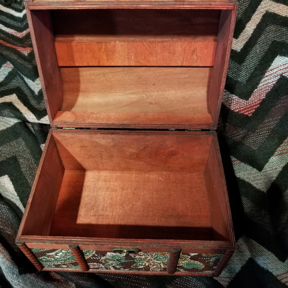 - Decorative Flowery Wooden Jewelry Box large - NWOT